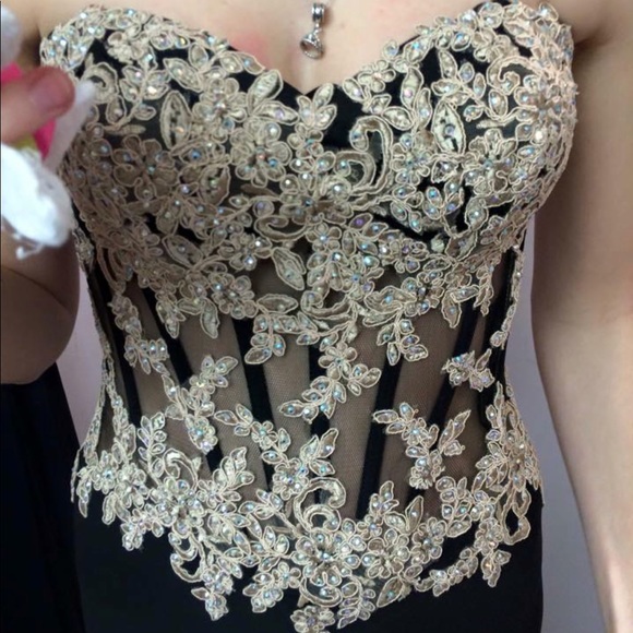 Dresses & Skirts - Size 0 Prom Dress Worn once